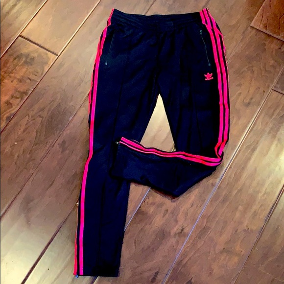 Adidas women’s track pant tapered zip M